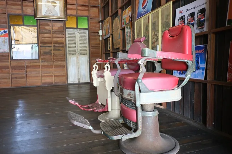Sixty Years of Secrets: Hyde Park's Barbers Finally Spill What They've Heard