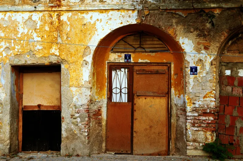Knock First: The Seven Doorways of One Hyde Park Block and the Stories They Keep